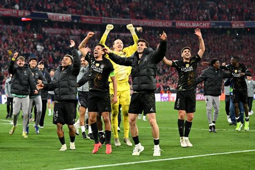 Bayern Munich có quyền ngẩng cao đầu, PSG quá xuất sắc