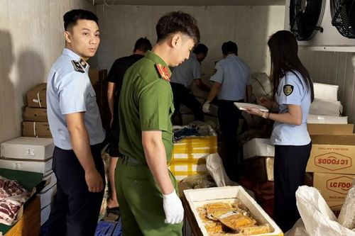 Kiểm tra đột xuất, phát hiện gần 2,5 tấn thực phẩm không rõ nguồn gốc ở Thái Nguyên