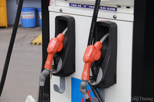 Từ chiều nay, giá xăng tăng, giá dầu diesel giảm còn hơn 27.000 đồng/lít