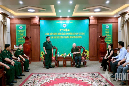Đại tướng Phạm Văn Trà thăm, động viên cán bộ, chiến sĩ Bộ đội Biên phòng tỉnh An Giang