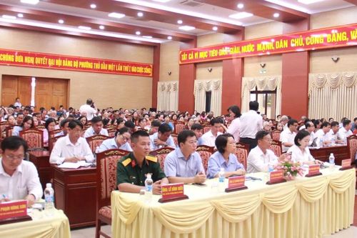 Cử tri kiến nghị nâng cấp hạ tầng, tháo gỡ bất cập bảo hiểm xe máy
