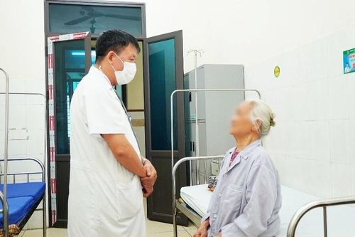 Men gan tăng gấp 10 lần do nhiễm độc vì uống thuốc nam chữa đau bụng
