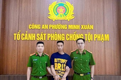 Bắt giữ đối tượng truy nã tại bến xe khách Tuyên Quang sau 1 năm lẩn trốn