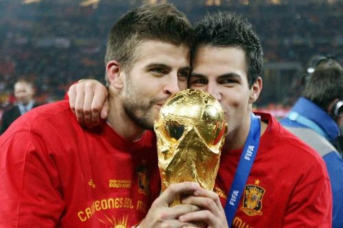 Đồng đội cũ của Messi tại Barcelona nhận án phạt nặng