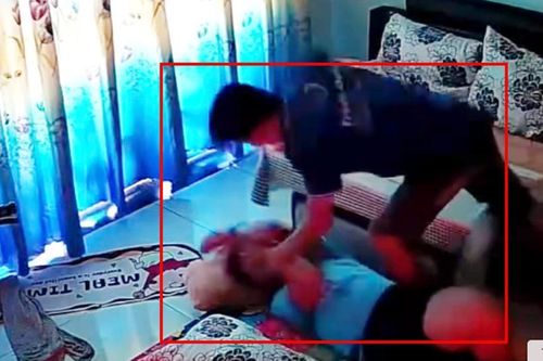 Công an xác minh vụ cha dượng đánh con riêng của vợ phát tán trên mạng xã hội