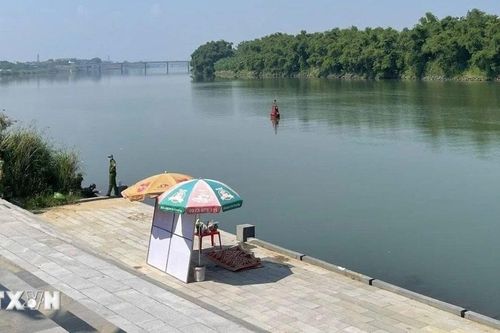 Quảng Trị: Trục vớt, hỗ trợ thân nhân 2 thi thể trên sông Thạch Hãn