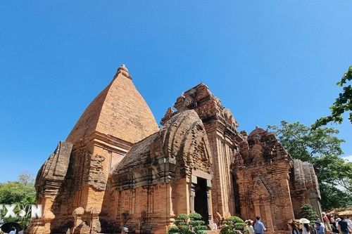 Tháp Bà Ponagar - kiến trúc Chăm Pa bí ẩn giữa lòng Nha Trang