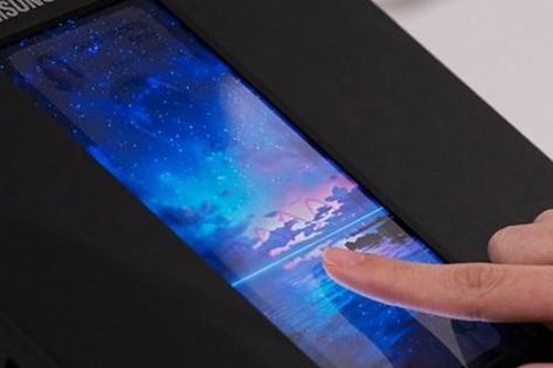 Samsung muốn 'khai tử' smartwatch với màn hình mới cực dị