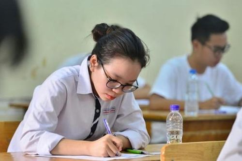 Bí quyết vào phòng thi không run, làm bài không cuống: 4 nguyên tắc đơn giản nhiều thủ khoa áp dụng