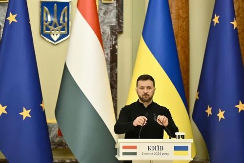 Hungary bất ngờ trả lại tiền và vàng cho Ukraine, ông Zelensky lập tức lên tiếng