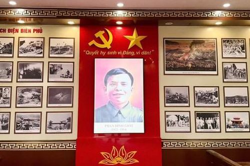 Thăm nhà tưởng niệm người anh hùng 'lấy thân mình lấp lỗ châu mai'