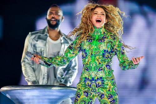 Shakira 'đốt cháy' Copacabana: Show miễn phí hút 2 triệu người, mang về 160 triệu USD cho Rio