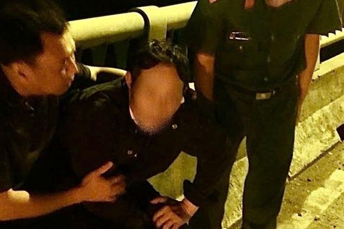 Kịp thời ngăn chặn người đàn ông 50 tuổi có ý định tiêu cực