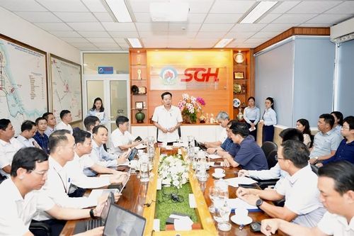 Huế đồng hành cùng doanh nghiệp gỡ 'nút thắt' hạ tầng, nhân lực tại các khu công nghiệp trọng điểm