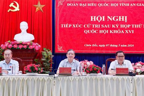 Đoàn Đại biểu Quốc hội tỉnh An Giang tiếp xúc cử tri phường Châu Đốc