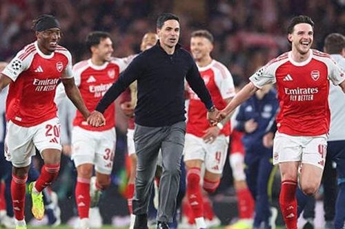 Arsenal tiến sát cú đúp lịch sử và thực tại cay đắng của Liverpool