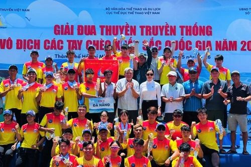 Đà Nẵng giành 10 huy chương tại giải đua thuyền truyền thống quốc gia