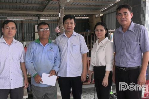 Xã Thanh Bình: Thăm hỏi, hỗ trợ các hộ dân bị ảnh hưởng do mưa dông