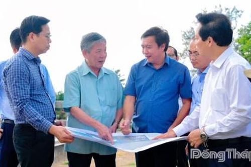 Bí thư Tỉnh ủy Ngô Chí Cường khảo sát hiện trạng các công trình thủy lợi khu vực phía Đông