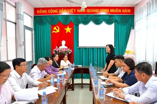 Lãnh đạo Báo và phát thanh, truyền hình Đồng Tháp làm việc với phường Thới Sơn về công tác phối hợp tuyên truyền