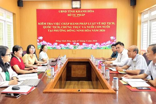 Sở Tư pháp kiểm tra công tác chứng thực, hộ tịch tại phường Đông Ninh Hòa
