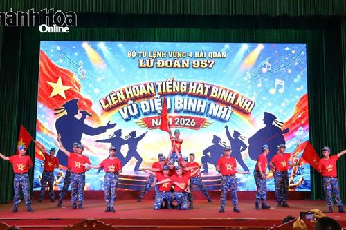 Lữ đoàn 957 tổ chức liên hoan tiếng hát binh nhì
