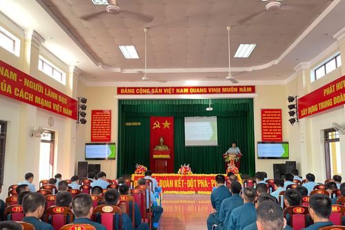 120 cán bộ, chiến sĩ Trung đoàn 591 được tuyên truyền, phổ biến, giáo dục pháp luật