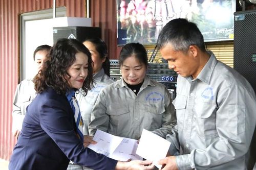 Đồng hành cùng công nhân, lao động