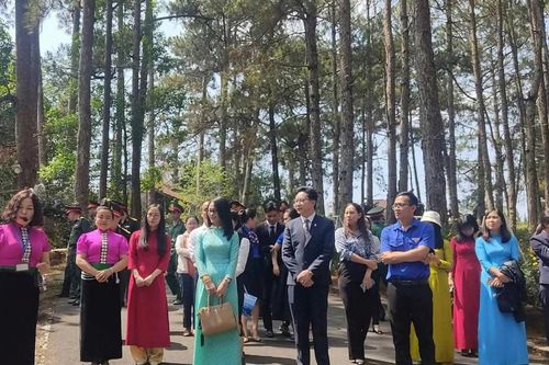 Tái hiện chiến thắng Điện Biên Phủ giữa rừng thông Đà Lạt