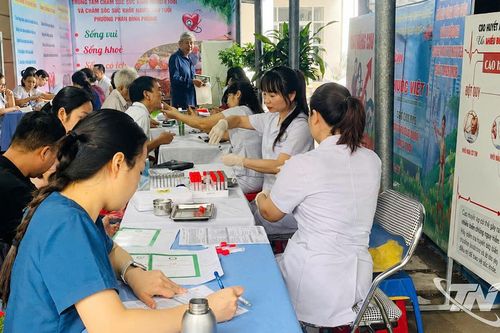 Trên 500 người cao tuổi được kiểm tra sức khỏe miễn phí