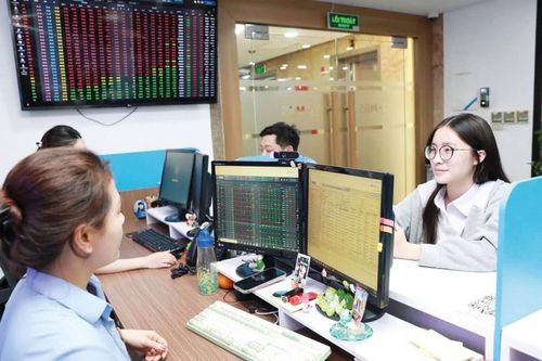'Cú hích' nâng hạng tạo lập nền tảng tăng trưởng bền vững