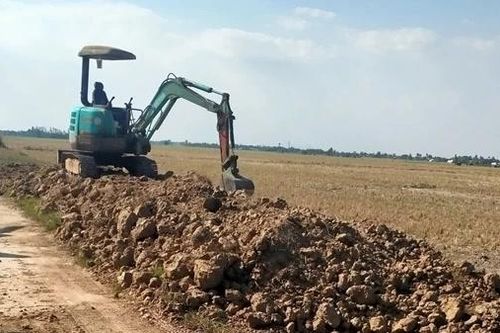 Xử phạt nhiều trường hợp khai thác đất trái phép tại một phường ở Cần Thơ