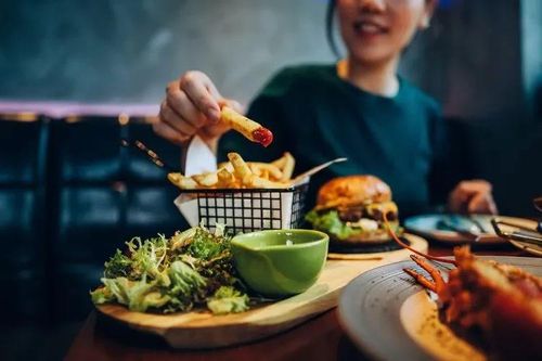 6 thói quen sau bữa ăn tưởng vô hại nhưng âm thầm 'rút cạn' sức khỏe: Nhiều người mắc mà không biết