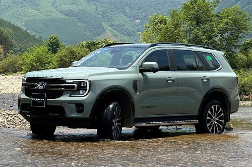 Ford Everest thêm bản máy xăng 300 mã lực, giá về Việt Nam hơn 1,6 tỷ đồng
