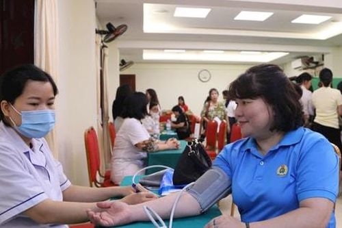 Phường Hoàn Kiếm: 2.000 đoàn viên công đoàn, người lao động được khám sức khỏe miễn phí