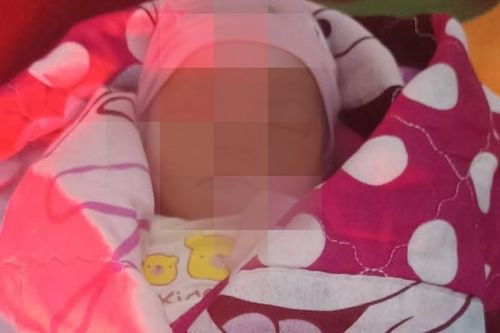 Bé gái sơ sinh bị bỏ rơi trong đêm cùng lời nhắn nhờ nuôi dưỡng trưởng thành