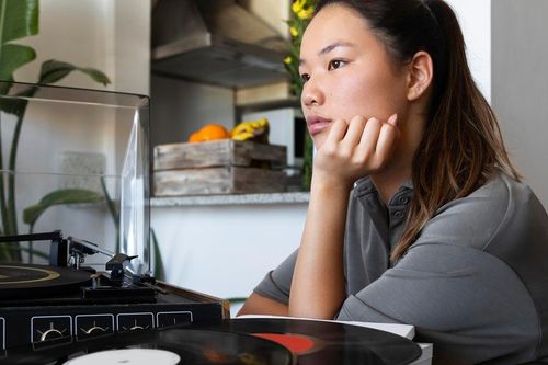 Người EQ thấp thường nói nhiều nhưng lại không dám xuất hiện ở 3 nơi này