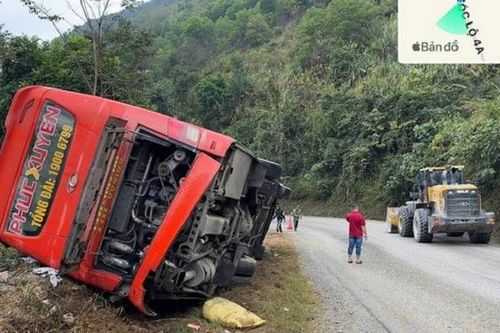 Khởi tố lái xe khách gây tai nạn làm hành khách trên xe bị thương nặng