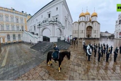 Xem màn trình diễn cưỡi ngựa của đội cận vệ tinh nhuệ Điện Kremlin
