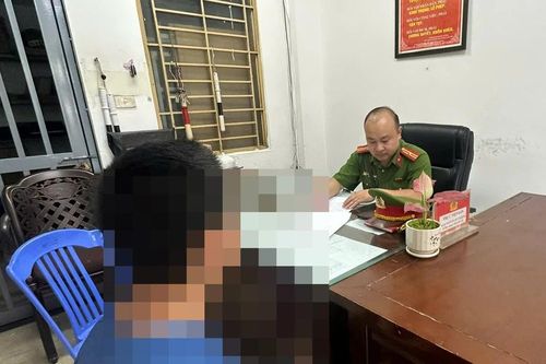 Xử lý một trường hợp sơn, vẽ quảng cáo trái phép lên bốt điện