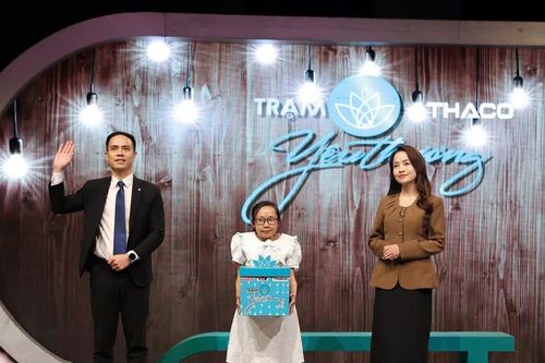 'Trạm yêu thương': Hành trình vượt khó của người phụ nữ khuyết tật theo đuổi nghệ thuật giấy xoắn