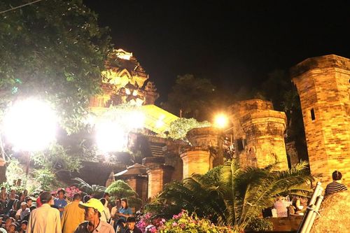 Lễ hội Tháp Bà Pô Nagar 2026 dự kiến đón 100.000 lượt khách
