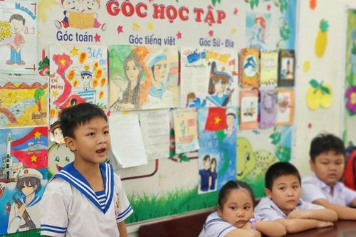 Nơi đầu sóng, con chữ vẫn bền bỉ nảy mầm