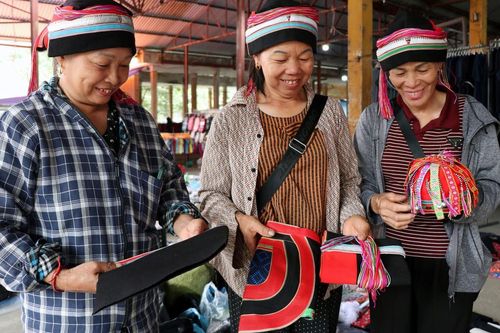 Khi hoa văn dệt nên hồn cốt người vùng cao