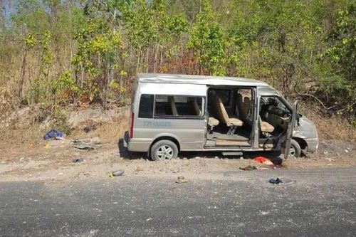 Lật xe khách trên đèo Tô Na khiến 3 người thương vong