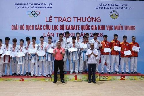 Trao 75 bộ huy chương tại Giải vô địch karate khu vực miền trung
