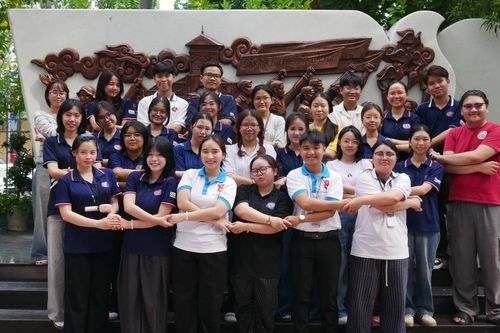 Sinh viên TP. HCM tìm về những trang sử oanh liệt