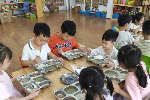 Quảng Ninh kiểm soát chặt chẽ thực phẩm học đường