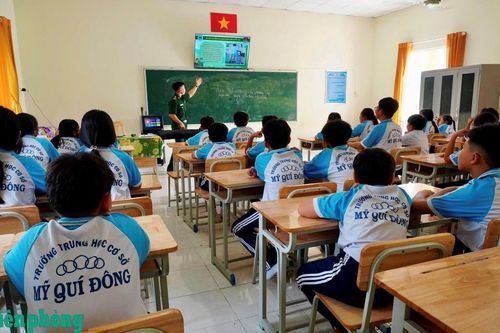 Ngăn chặn ma túy xâm nhập học đường qua chương trình 'Tiết học biên cương'