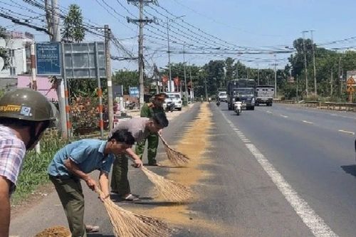Vệt dầu tử thần trên quốc lộ 20